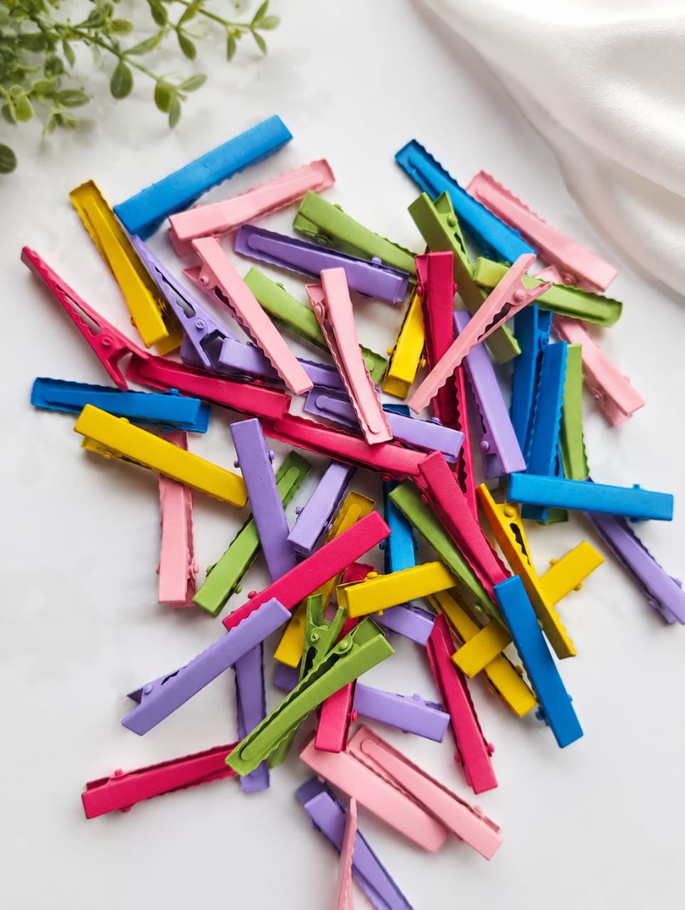 Multicolour Alligator Hair Clips 4.5 cm (30 pcs) - Image 4
